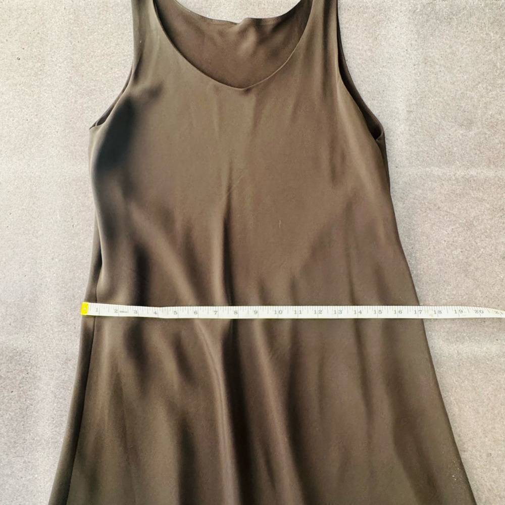 Sleek Elegant Dark Green Scoop-Neck Silk Maxi Dress - Peter Cohen - Picture 8 of 11